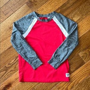 Boys OshKosh B’gosh Long Sleeved Sports Tee Size 5T